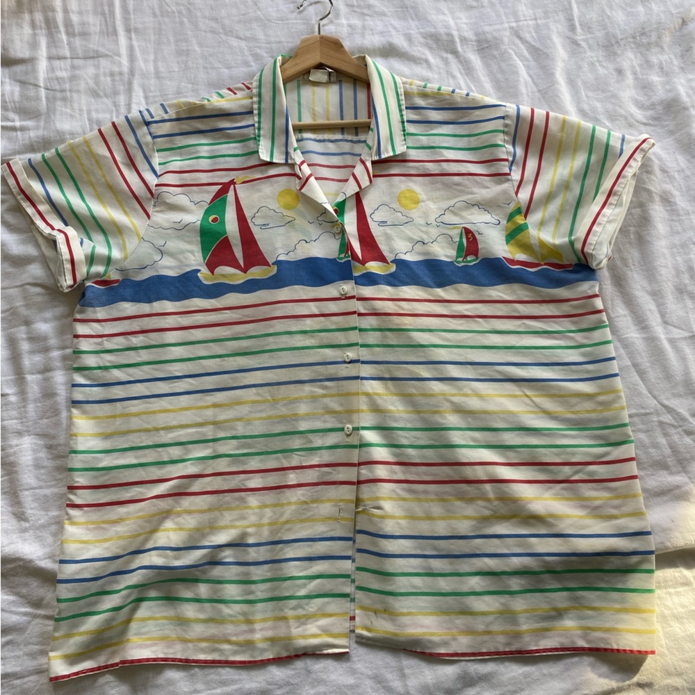 Adorable lightweight Sailboat Print Striped Button Down Women’s Medium (big fit)